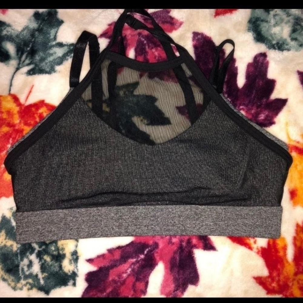 ⭐️ Forever 21 sports bra adjustable straps size medium